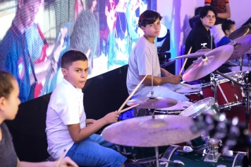 Foto - Apresentação - Cordas e Percussão