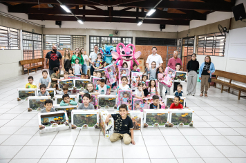 Foto - Entrega de Presentes 10/10/2025
