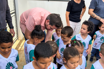 Foto - Plantio de IPÊs na EMEI “Professora Denise Ap. Puttinati Casari”