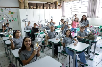Foto - Entrega dos Ovos de Páscoa- EMEI E EMEB JUMIRIM - 02/04/2026