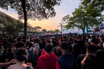 Foto relacionada - Adolescentes atendidas pelo CRAS de Jumirim visitam o parque Hopi Hari