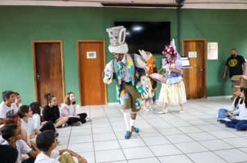 Foto - Entrega de ovos de Páscoa  EMEB Jumirim e Creche Denise.