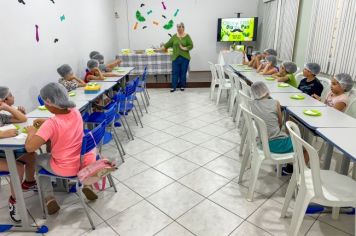 Foto - Atividade de Dia dos Pais no CRAS (tortinha de limão)