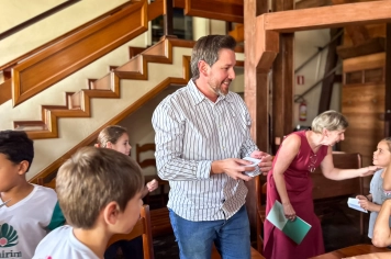 Foto - Visita de Alunos ao Prefeito 14/11/2025