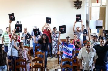 Foto - Entrega de Títulos de Regularização de Imóveis (26/04/24)