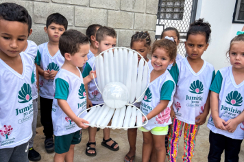 Foto - Plantio de IPÊs na EMEI “Professora Denise Ap. Puttinati Casari”