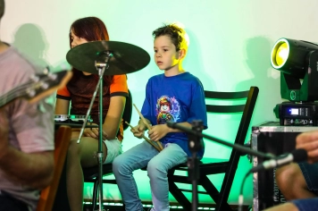 Foto - Apresentação - Cordas e Percussão