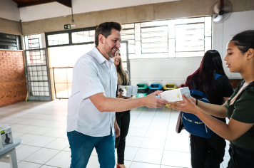 Foto - Entrega de Presentes 10/10/2025