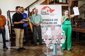 Foto - Entrega de Títulos de Regularização de Imóveis (26/04/24)