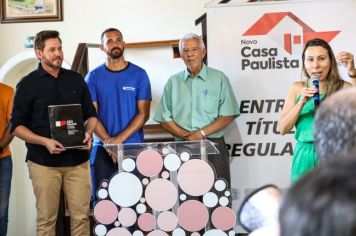 Foto - Entrega de Títulos de Regularização de Imóveis (26/04/24)