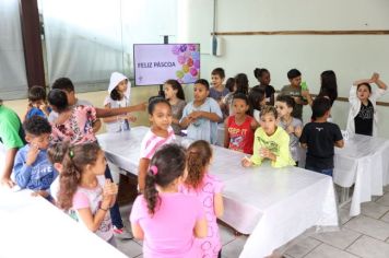 Foto - Entrega de ovos de Páscoa  EMEB Jumirim e Creche Denise.