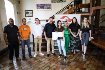 Foto - Entrega de Títulos de Regularização de Imóveis (26/04/24)