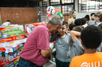 Foto - Entrega de Presentes 10/10/2025