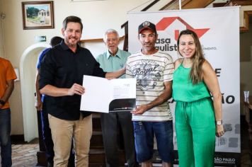 Foto - Entrega de Títulos de Regularização de Imóveis (26/04/24)