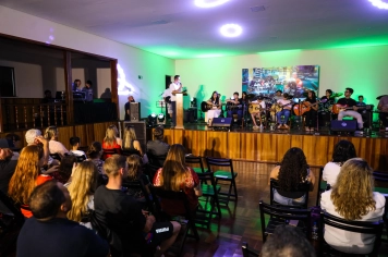 Foto - Apresentação - Cordas e Percussão