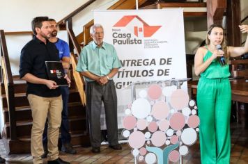 Foto - Entrega de Títulos de Regularização de Imóveis (26/04/24)