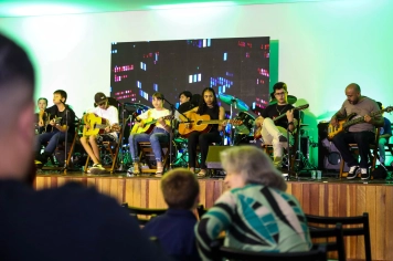 Foto - Apresentação - Cordas e Percussão