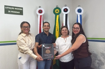 Premiação do município de Jumirim pelo Programa Facilita SP com o selo bronze