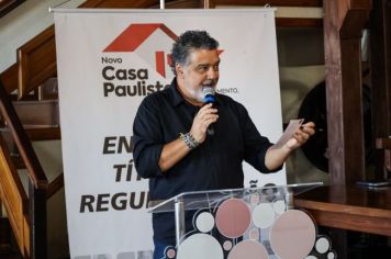 Foto - Entrega de Títulos de Regularização de Imóveis (26/04/24)