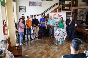 Foto - Entrega de Títulos de Regularização de Imóveis (26/04/24)