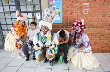 Foto - Entrega de ovos de Páscoa  EMEB Jumirim e Creche Denise.