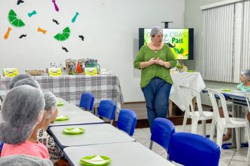 Foto - Atividade de Dia dos Pais no CRAS (tortinha de limão)