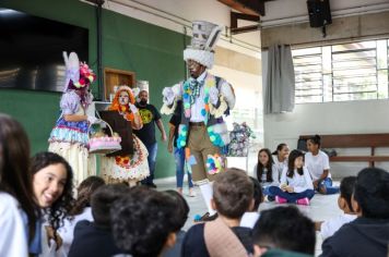 Foto - Entrega de ovos de Páscoa  EMEB Jumirim e Creche Denise.