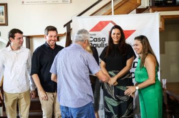 Foto - Entrega de Títulos de Regularização de Imóveis (26/04/24)