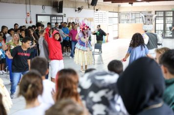 Foto - Entrega de ovos de Páscoa  EMEB Jumirim e Creche Denise.