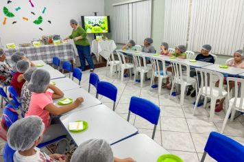 Foto - Atividade de Dia dos Pais no CRAS (tortinha de limão)