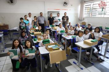 Foto - Entrega de Kits Escolares