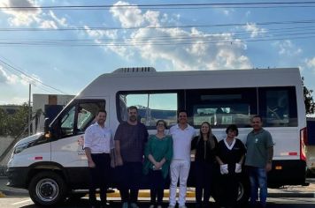 Foto - SAÚDE RECEBE VAN PARA TRANSPORTE DE PASSAGEIROS