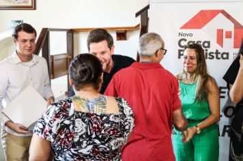 Foto - Entrega de Títulos de Regularização de Imóveis (26/04/24)