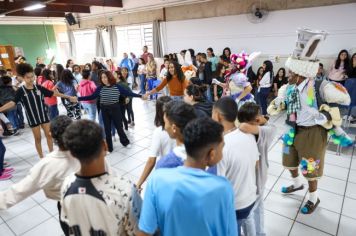 Foto - Entrega de ovos de Páscoa  EMEB Jumirim e Creche Denise.