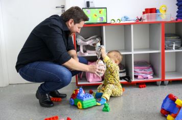 Foto - Entrega de ovos de Páscoa  EMEB Jumirim e Creche Denise.