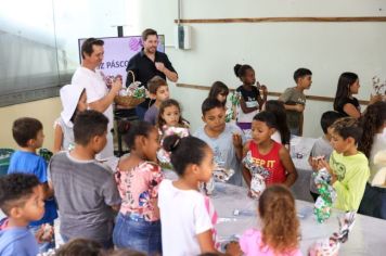 Foto - Entrega de ovos de Páscoa  EMEB Jumirim e Creche Denise.