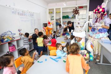 Foto - Entrega de ovos de Páscoa  EMEB Jumirim e Creche Denise.