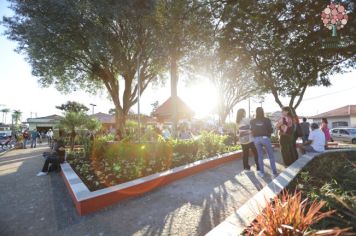 Foto - INAUGURAÇÃO PRAÇA CENTRAL E HOMENAGEM A DIA DAS MÃES