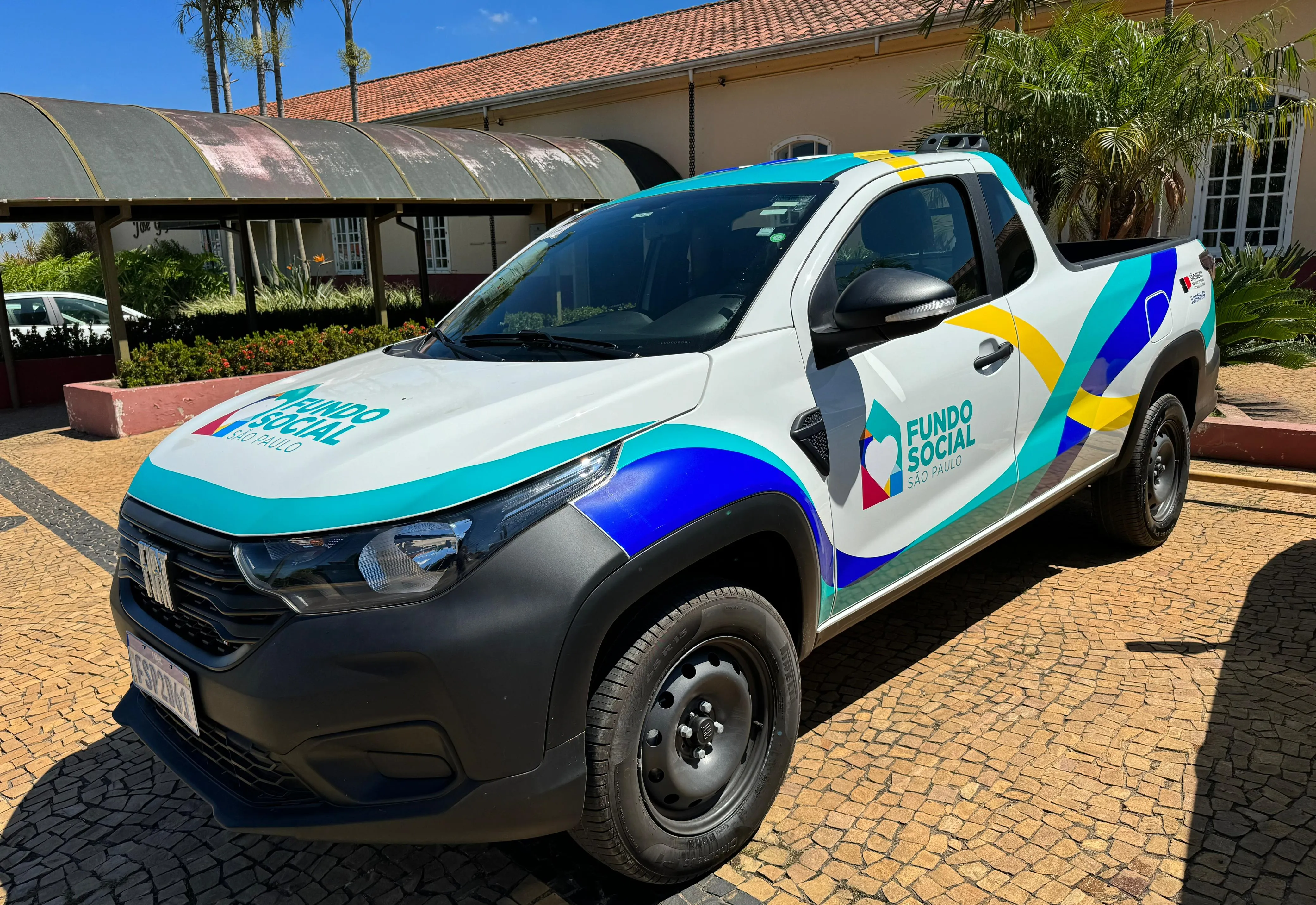 Fundo Social de Jumirim recebe veículo do Estado de SP