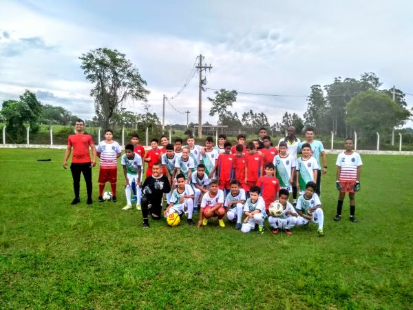 Notícia - Escolinha de Futebol de Jumirim faz seu 1º jogo amistoso -  Prefeitura Municipal de Jumirim